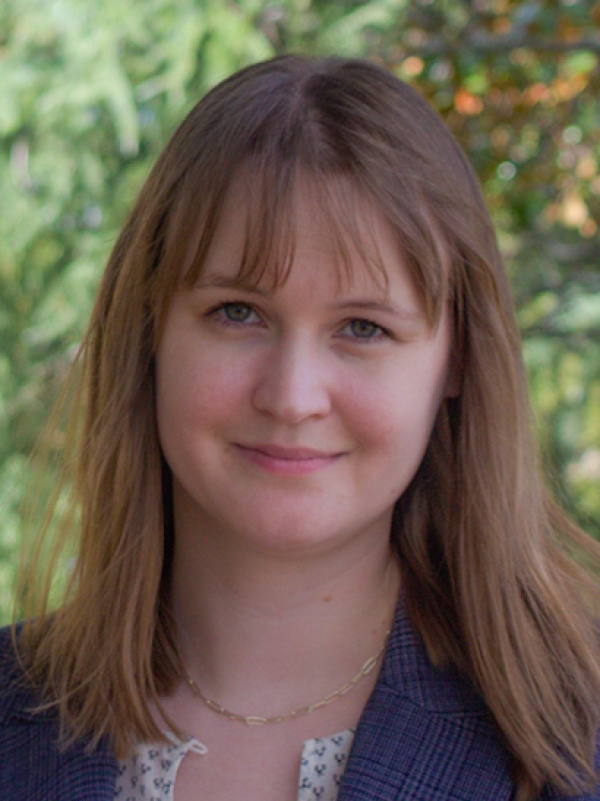 Headshot of Aurora Bell.